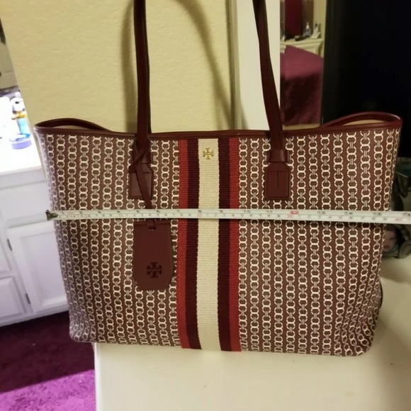 Tory Burch Gemini Link Tote in Real Burgundy - Picture 9 of 16